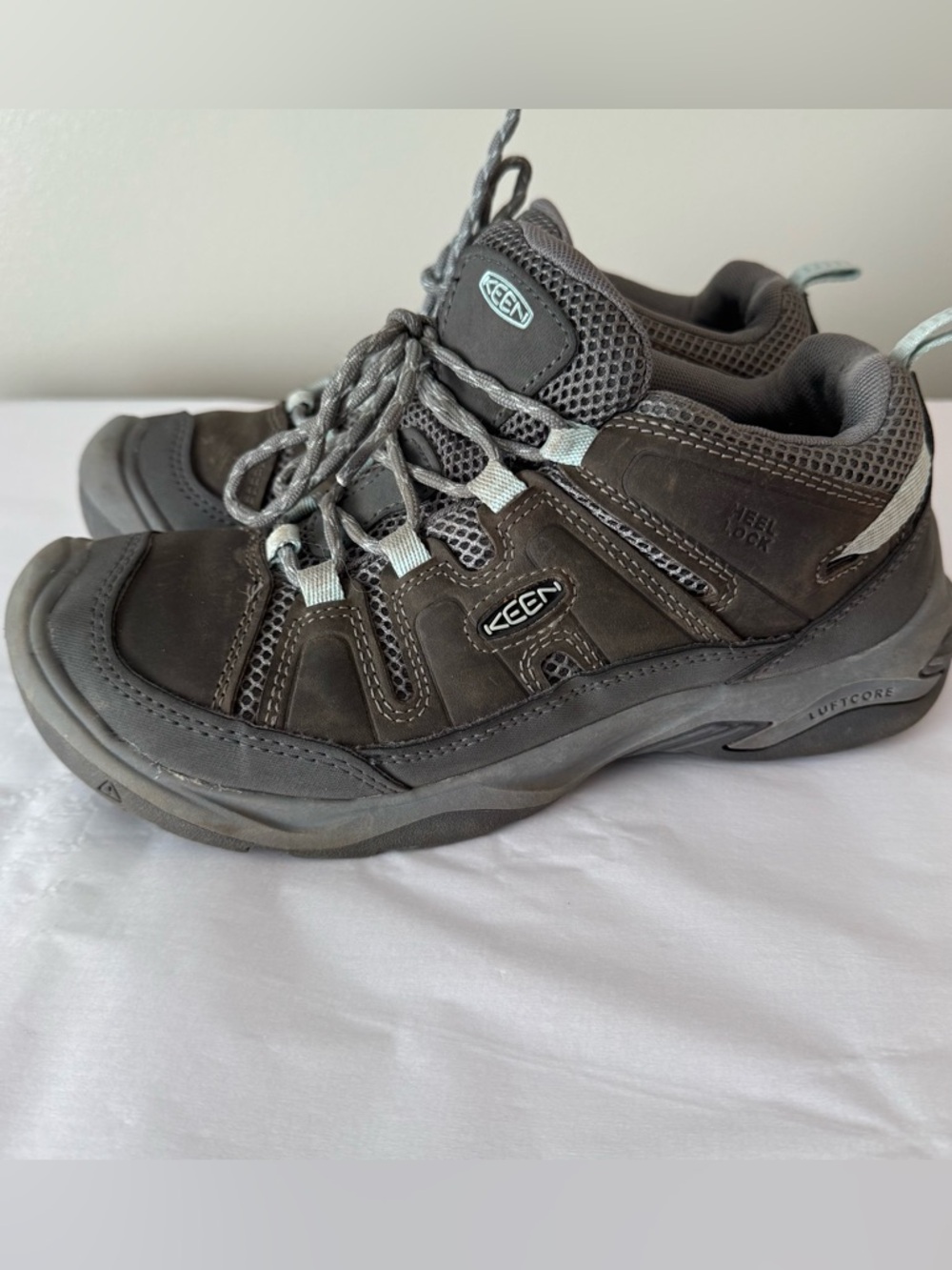 KEEN Size 8 Women’s Circadia Vent Low Hiking Shoe Hiking Boots Shoes Sneakers